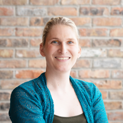 Alexis Enyart Headshot